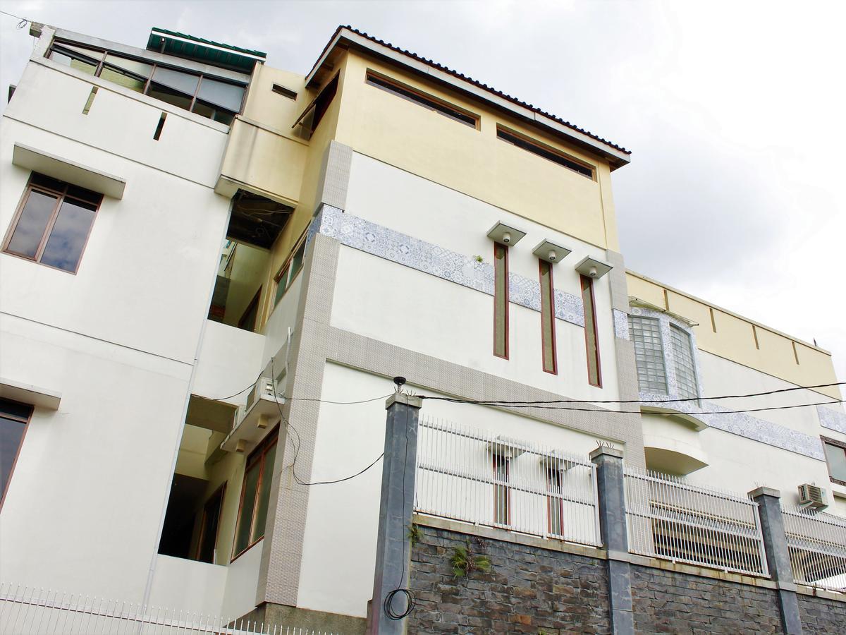 Zen Rooms Cassa Dua Pasteur Bandung Buitenkant foto