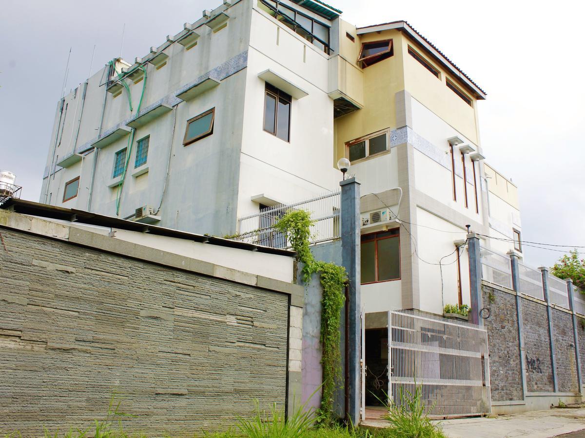 Zen Rooms Cassa Dua Pasteur Bandung Buitenkant foto